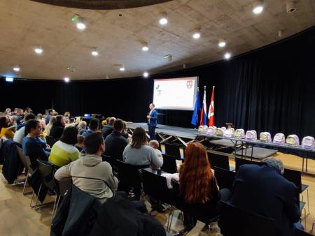 5d434abd-269b-4714-a617-a23d22d68e18